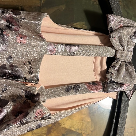 Young girls, dress by emerald Sunday - Picture 2 of 4